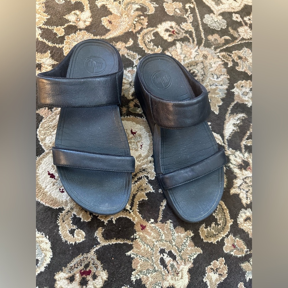 Fitflop $100 Lulu slide sandals. Size 8. - Picture 3 of 9